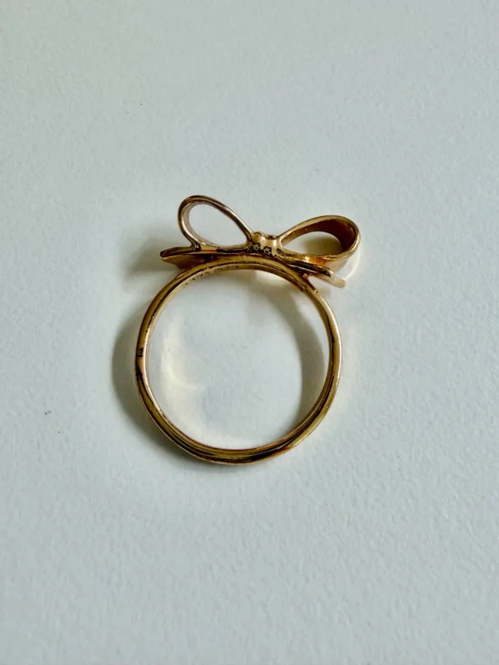kate spade New York bow ring gold; size 7